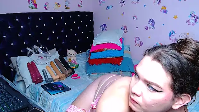 Snapshot of ShantalBlonde chatting on 10.31.25 ShantalBlonde online show from 10.31.25