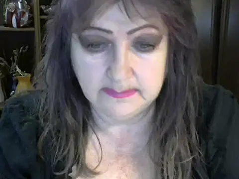 Snapshot of ElenaZed chatting on 12.07.24 ElenaZed online show from 12.07.24