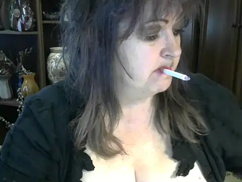 Snapshot of ElenaZed chatting on 12.11.24 ElenaZed online show from 12.11.24