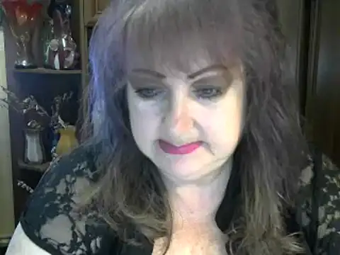 Snapshot of ElenaZed chatting on 12.11.24 ElenaZed online show from 12.11.24