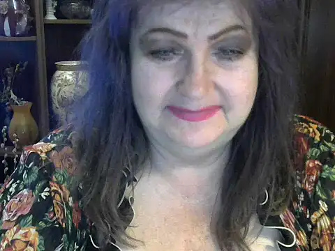 Snapshot of ElenaZed chatting on 12.19.24 ElenaZed online show from 12.19.24