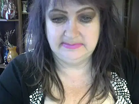 Snapshot of ElenaZed chatting on 12.24.24 ElenaZed online show from 12.24.24