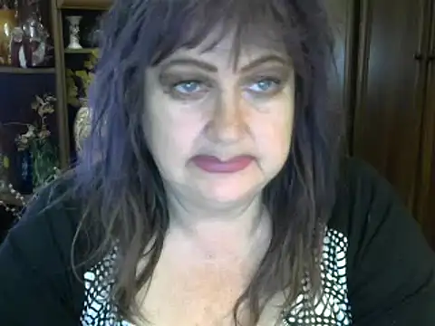 Snapshot of ElenaZed chatting on 12.27.24 ElenaZed online show from 12.27.24