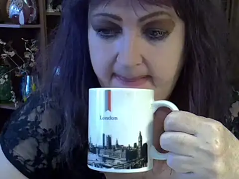 Snapshot of ElenaZed chatting on 02.17.25 ElenaZed online show from 02.17.25
