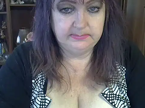 Snapshot of ElenaZed chatting on 03.04.25 ElenaZed online show from 03.04.25