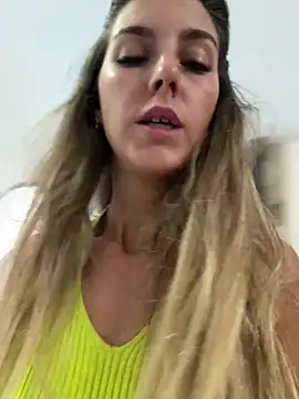 Snapshot of nicole_98 chatting on 10.29.25 nicole 98 online show from 10.29.25