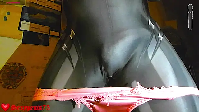 Snapshot of sexypenis75 chatting on 04.10.26 sexypenis75 online show from 04.10.26