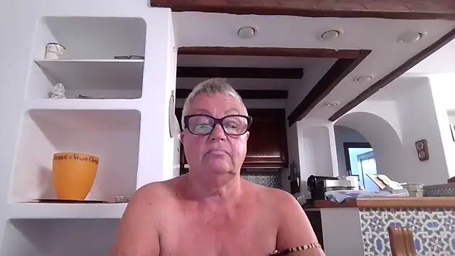 GrannyChrissy68 online show from 10.24.25