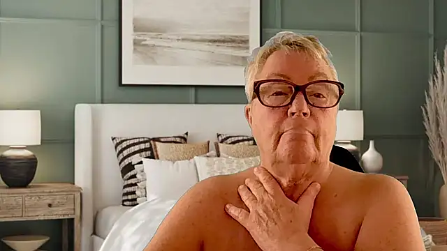 GrannyChrissy68 online show from 03.13.26