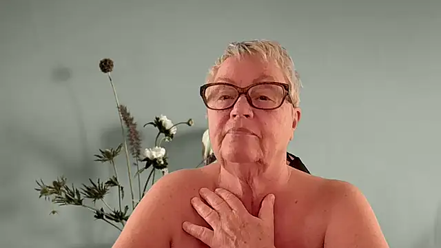 GrannyChrissy68 online show from 03.19.26
