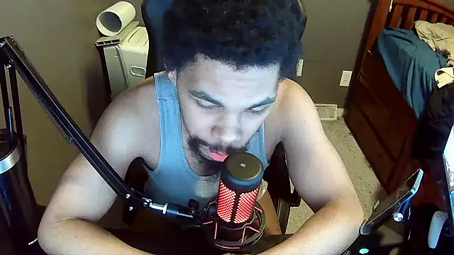 Snapshot of Neovergil0 chatting on 01.29.25 Neovergil0 online show from 01.29.25