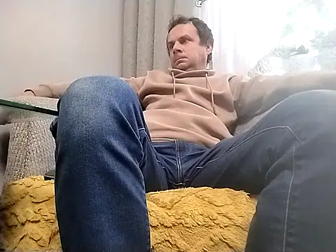 Snapshot of grzes19763 chatting on 09.30.25 grzes19763 online show from 09.30.25