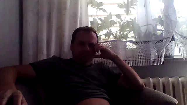 Snapshot of grzes19763 chatting on 07.06.26 grzes19763 online show from 07.06.26