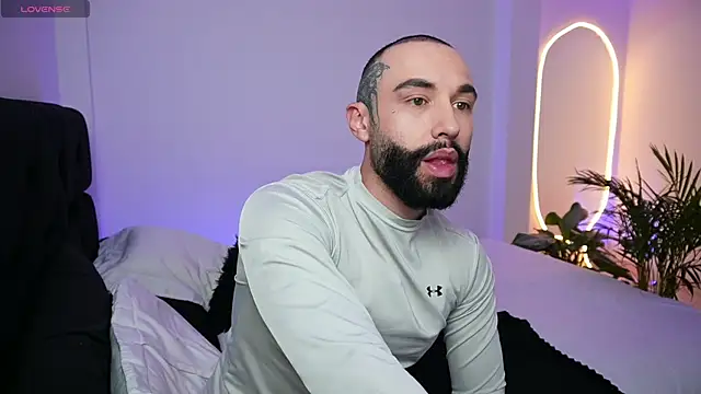 Snapshot of the_lucky_men__ chatting on 01.27.25 the lucky men online show from 01.27.25