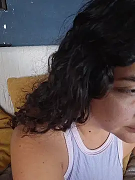 Snapshot of blerstefan1 chatting on 10.28.25 blerstefan1 online show from 10.28.25