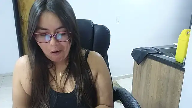 Ixchel Anaid online show from 02.04.25