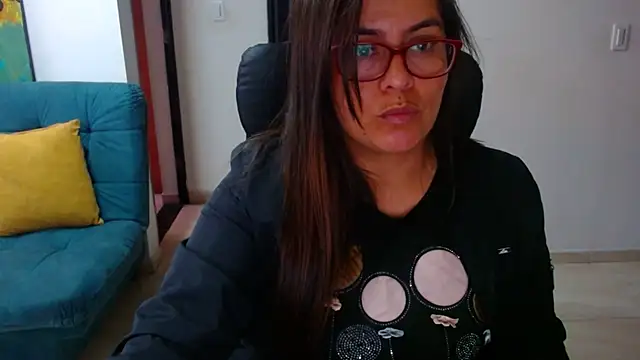 Ixchel Anaid online show from 03.17.25