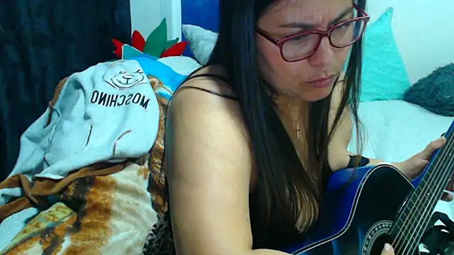 Ixchel Anaid online show from 10.19.25