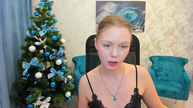 Strawberrye online show from 12.14.24