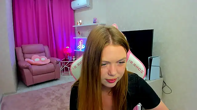 Strawberrye online show from 11.15.25