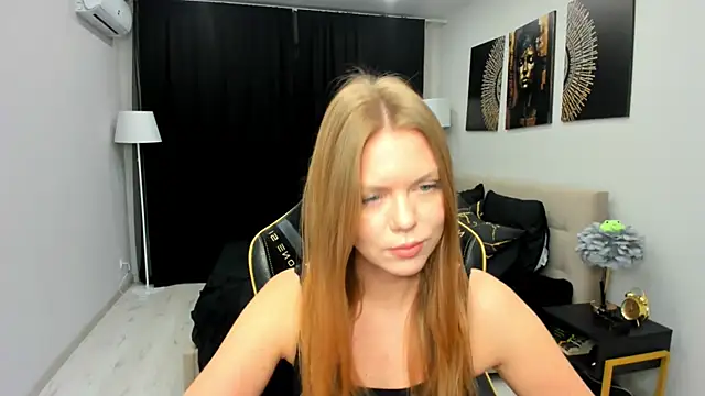 Strawberrye online show from 03.04.26