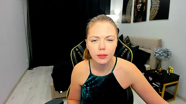 Strawberrye online show from 05.16.26