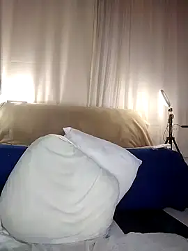 Snapshot of estrella_tasty chatting on 03.12.25 estrella tasty online show from 03.12.25