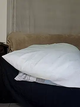 Snapshot of estrella_tasty chatting on 09.14.25 estrella tasty online show from 09.14.25