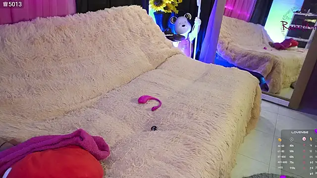 Snapshot of Rachellkors chatting on 09.27.25 Rachellkors online show from 09.27.25