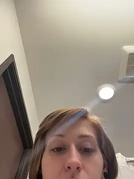 Snapshot of Venusgotdabooty chatting on 02.21.25 Venusgotdabooty online show from 02.21.25