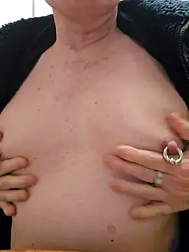 Snapshot of painslutfr chatting on 02.02.25 painslutfr online show from 02.02.25