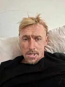 Snapshot of nikoo111 chatting on 10.10.25 nikoo111 online show from 10.10.25