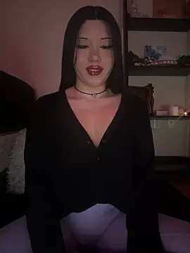 Snapshot of Amanita_Bloom chatting on 02.07.25 Amanita Bloom online show from 02.07.25