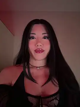 Snapshot of Amanita_Bloom chatting on 12.01.25 Amanita Bloom online show from 12.01.25