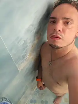 Snapshot of latinoflpr chatting on 09.22.25 latinoflpr online show from 09.22.25