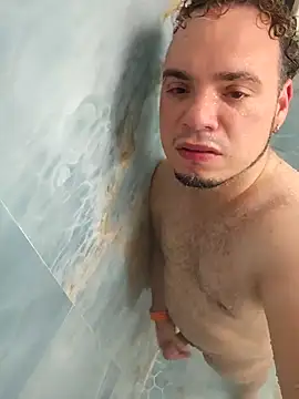 Snapshot of latinoflpr chatting on 10.03.25 latinoflpr online show from 10.03.25