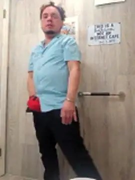 Snapshot of latinoflpr chatting on 12.17.25 latinoflpr online show from 12.17.25