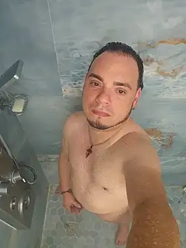 Snapshot of latinoflpr chatting on 01.18.26 latinoflpr online show from 01.18.26