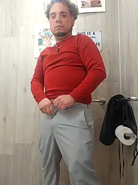 Snapshot of latinoflpr chatting on 02.05.26 latinoflpr online show from 02.05.26