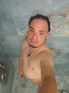 Snapshot of latinoflpr chatting on 02.15.26 latinoflpr online show from 02.15.26