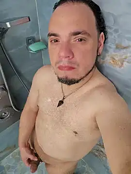 Snapshot of latinoflpr chatting on 02.28.26 latinoflpr online show from 02.28.26