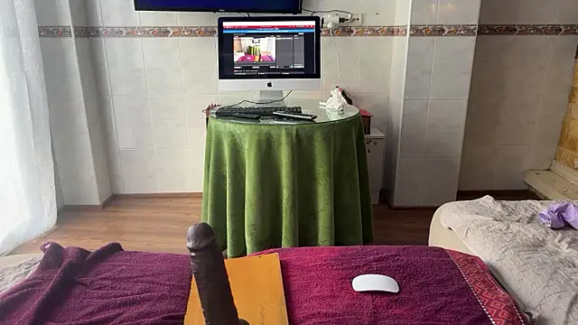 pinkgirls18 online show from 12.22.24