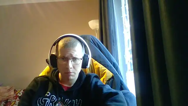 Snapshot of David250692 chatting on 12.15.25 David250692 online show from 12.15.25