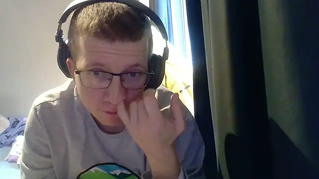 Snapshot of David250692 chatting on 02.10.26 David250692 online show from 02.10.26