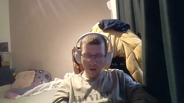 Snapshot of David250692 chatting on 02.13.26 David250692 online show from 02.13.26