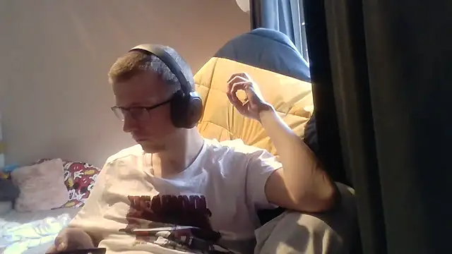 Snapshot of David250692 chatting on 03.04.26 David250692 online show from 03.04.26