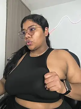 Snapshot of paola091 chatting on 10.13.25 paola091 online show from 10.13.25