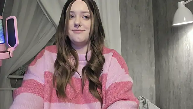 Sophia Edwards online show from 12.08.24