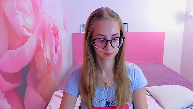 AliceAdams online show from 10.04.25