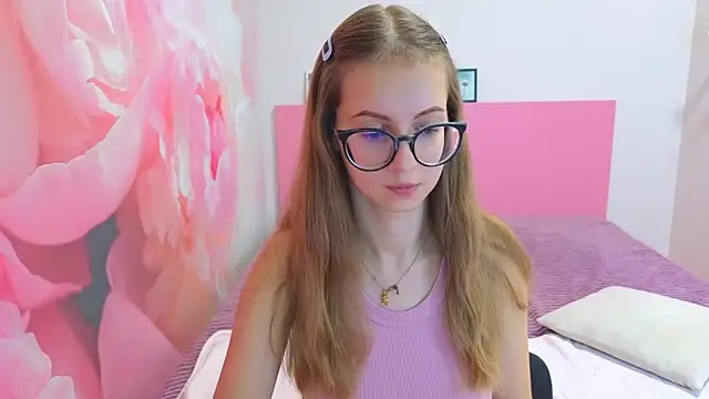 AliceAdams online show from 12.04.25